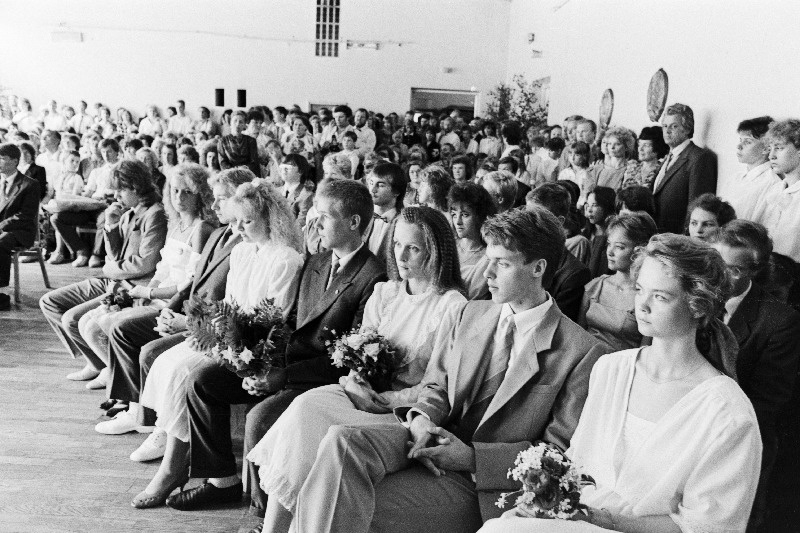 Lõpuaktus Tallinna 44. Keskkoolis.