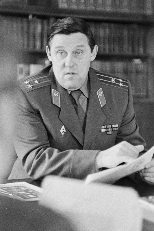 Eesti NSV sõjakomissar, polkovnik Rein Põder.