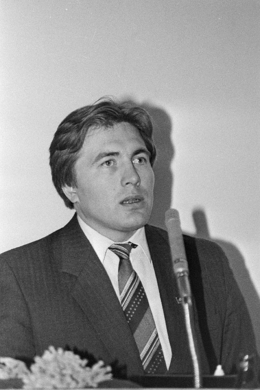 ELKNÜ Keskkomitee teine sekretär Nikolai Šarov kõneleb ELKNÜ Keskkomitee IV pleenumil.