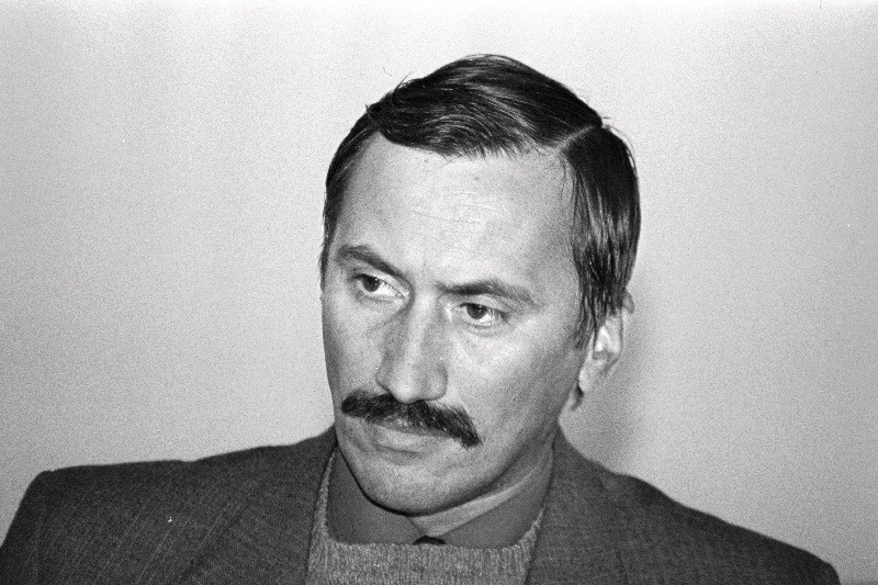 Jänes, Valdur- Ravi ja Profülaktilise Abi Valitsuse juhataja.