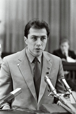 ELKNÜ XX kongressil kõneleb tootmiskoondise "Eesti Põlevkivi" Sompa kaevanduse läbindaja Aleksandr Markov.  duplicate photo