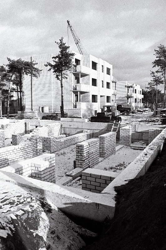 Vaade noorteelamute ehitusele Pääskülas.