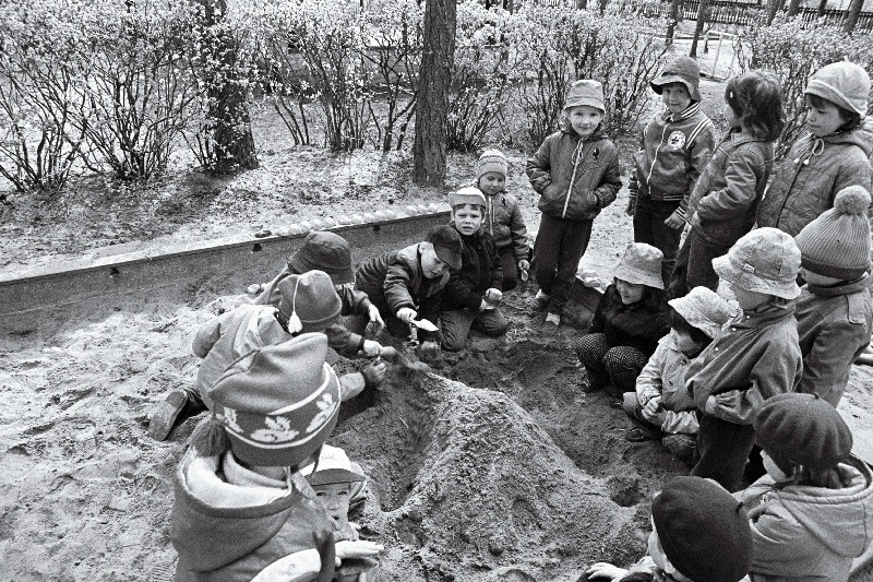 Tallinna 80. lastepäevakodu lapsed mängimas.