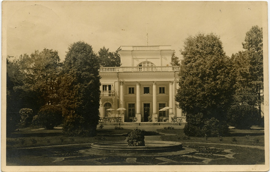 Villa Capriccio Narva-Jõesuus, Aia 17, vaade hoonele pargi poolt. Arhitekt A. Novitski