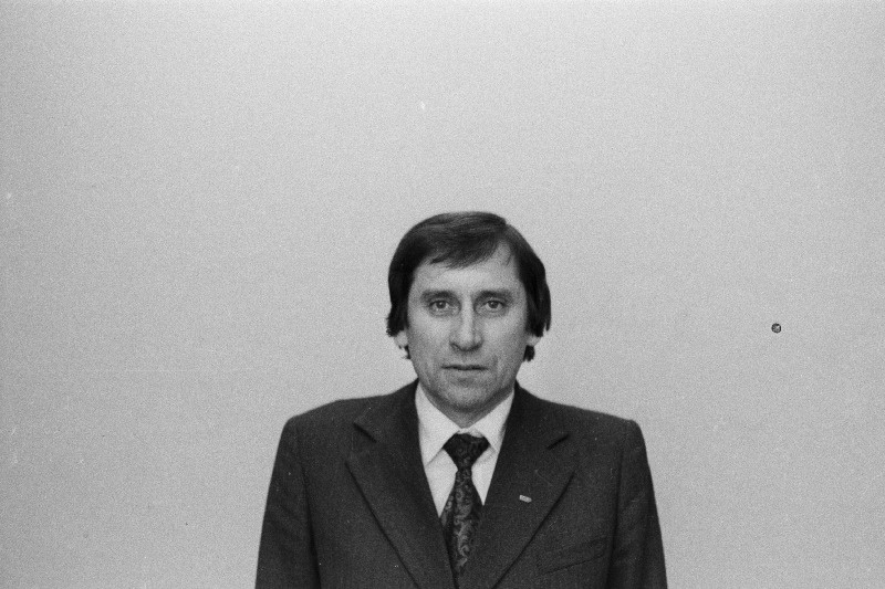 Ustal, Ago, Eesti NSV teeneline ajakirjanik.