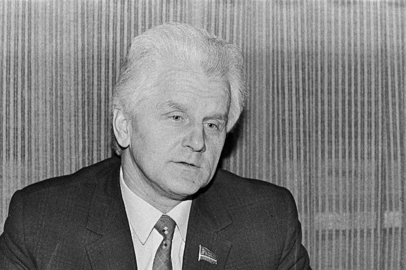 Niisuke, Ülo- EKP Rakvere Rajoonikomitee esimene sekretär, EKP XIX kongressi delegaat.