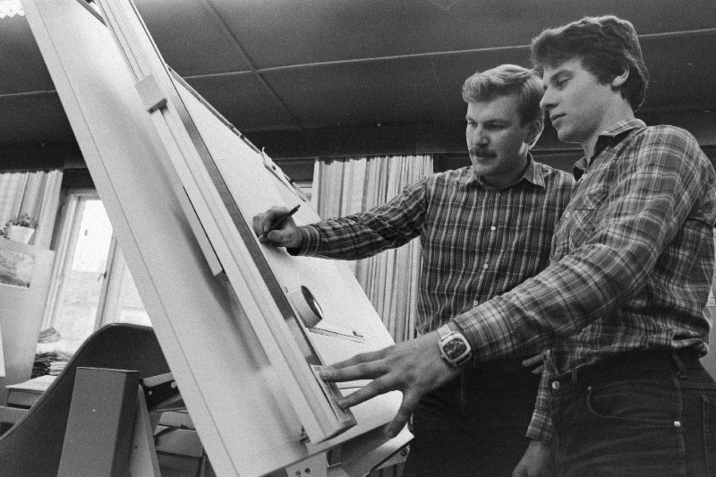 Tootmiskoondise "Norma" peatehniloogiaosakonna rakiste konstrueerimisbüroo konstruktorid Ilmar Vesiallik ja Guido Vakker.