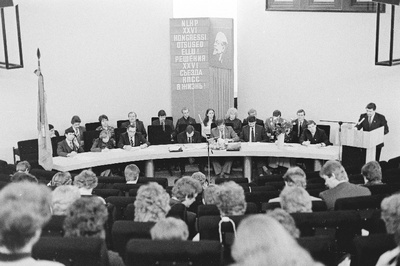 Vaade ELKNÜ aktiivi koosoleku presiidiumile.  similar photo