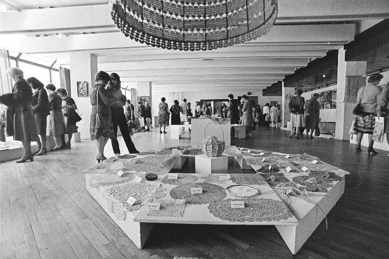 Vabariikliku Koondise "Eesti Kolhoosiehitus" isetegevuslike kunstnike tööde näitus.