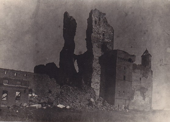 Purustatud Narva vaade, linnus, 1946-1947