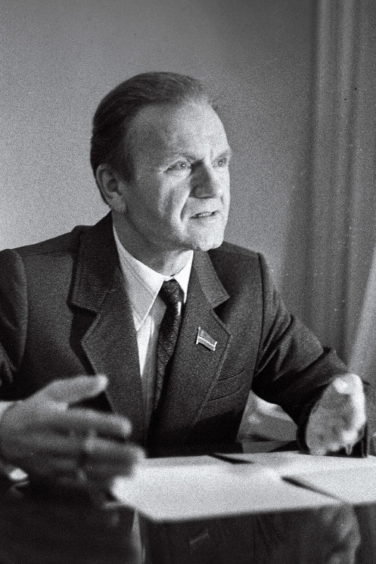 Eesti NSV autotranspordi ja maanteede minister Garald Kruger.