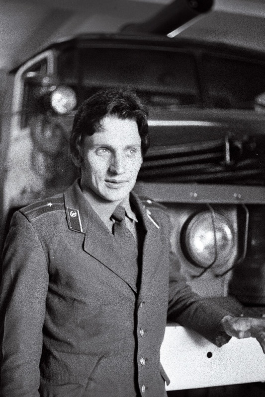 Eesti NSV Siseministeeriumi Tuletõrje Valitsuse I iseseisva sõjaväestatud tuletõrjeüksuse vahtkonnaülem Mati Saar.