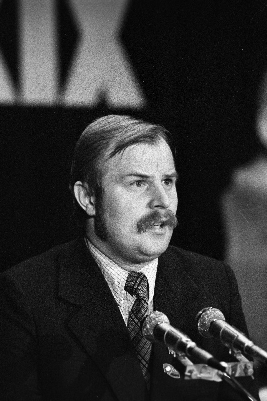 ELKNÜ XIX kongressil esineb kõnega ELKNÜ Võru Rajoonikomitee esimene sekretär Hugo Prants.