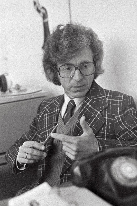 Eesti Raadio muusikasaadete peatoimetuse peatoimetaja kohusetäitja Aarne Vahuri.