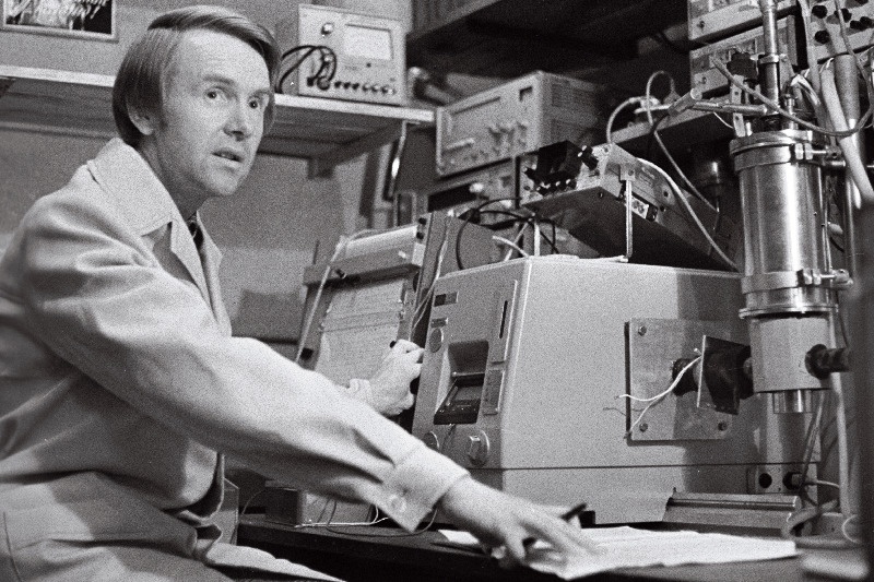 Tallinna Polütehnilise Instituudi füüsikalise keemia kateedri vanemteadur Kalju Lott.