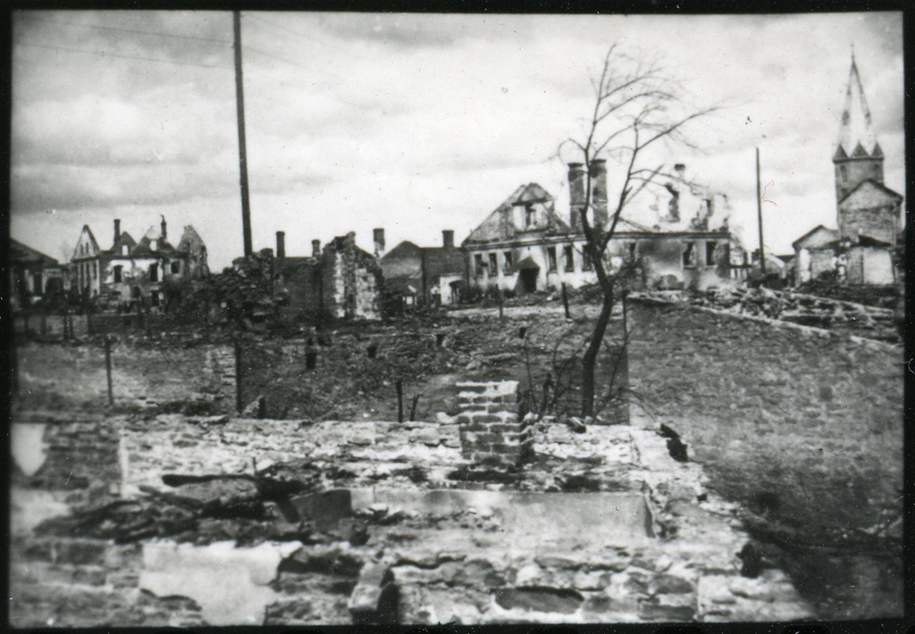 Kodudsõjas purustatud Narva (1918 - 1919).
