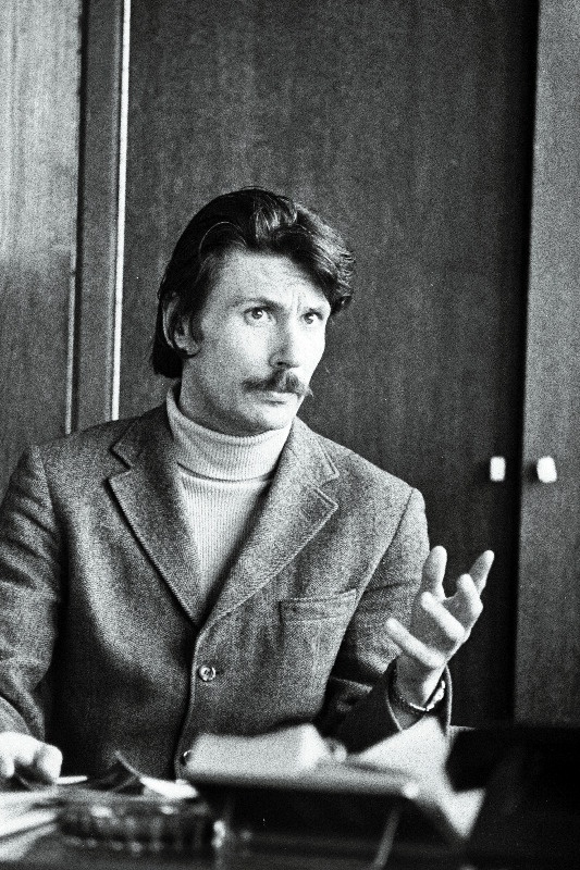 Filmistuudio "Tallinnfilm" vaneminsener, Riikliku Akadeemilise Meeskoori noortekoori asutajaliige Paavo Roolaid.