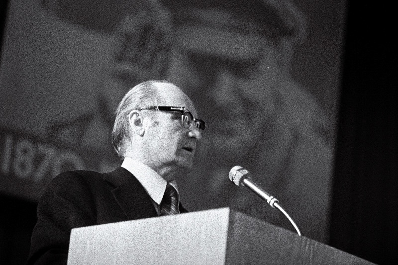 V.I. Lenini 110. sünniaastapäevale pühendatud teaduslik-teoreetilisel konverentsil "Leninism - meie ajastu revolutsioonilipp" kõneleb EKP Keskkomitee Partei Ajaloo Instituudi direktor A. Panksejev.