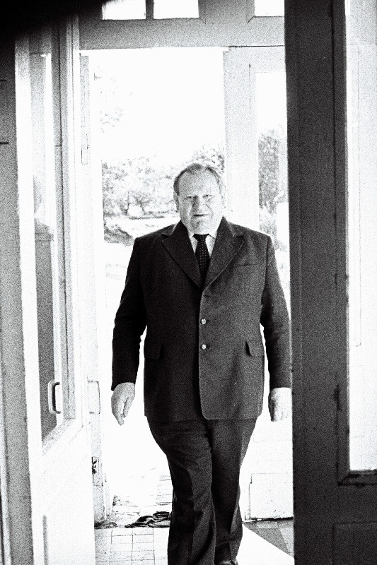 Sotsialistliku töö kangelane, Eesti NSV teeneline õpetaja, Loksa Keskkooli direktor Robert Adamson