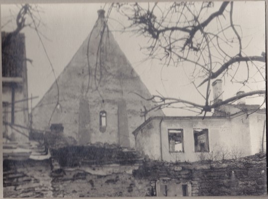Purustatud Narva vaade, Jaani kirik vanalinnas, 1946