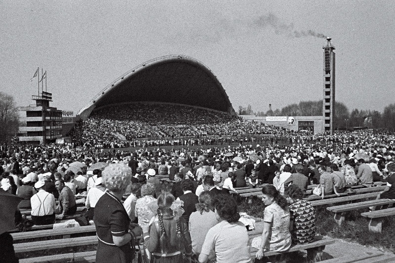 Vaade Lauluväljakule fašismi üle saavutatud võidu 30.aastapäevale pühendatud kontsertmiitingu ajal.
