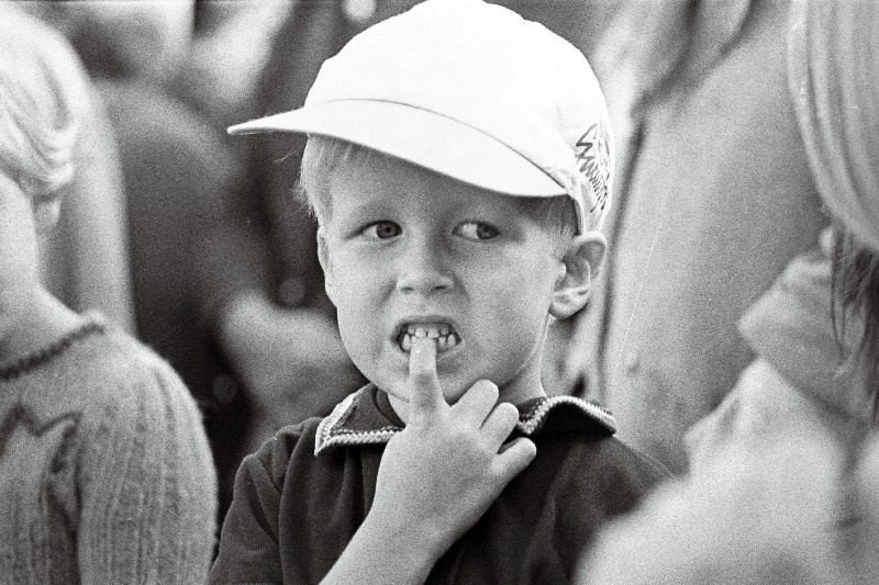 Väike laulupeoline Eesti NSV 1975.a.üldlaulu- ja tantsupeol.