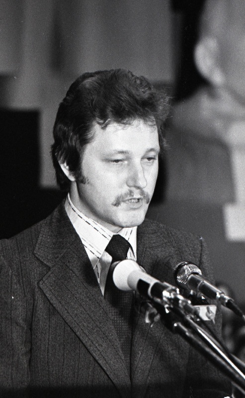 ELKNÜ XVIII kongressil esineb sõnavõtuga ELKNÜ Tartu Linnakomitee esimene sekretär Ago Tuuling.