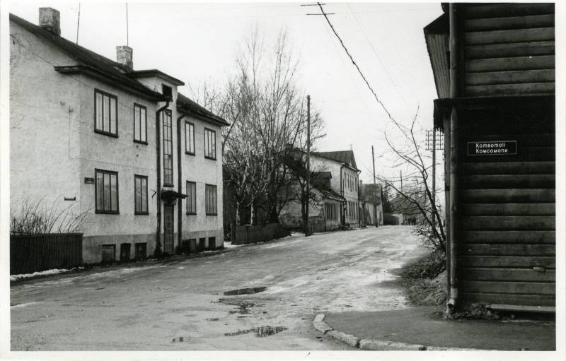 Oa tänava vaade, vasakul Oa 2. Tartu, 1988.