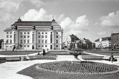 Vaade RAT „Estonia“ kontserdisaali hoonele.  similar photo