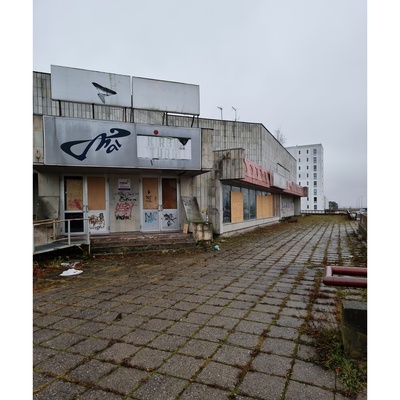 Kino Mai Pärnus, vaade sissepääsule. Arhitekt Tõnis Palm rephoto