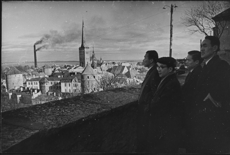 Jaapani ametiühingute delegatsioon Toompeal.