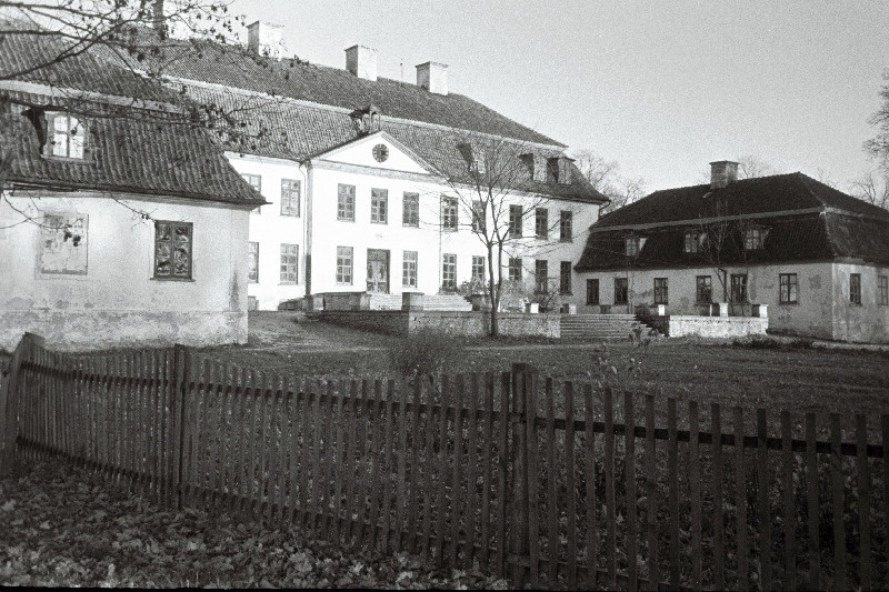 Suuremõisa loss.