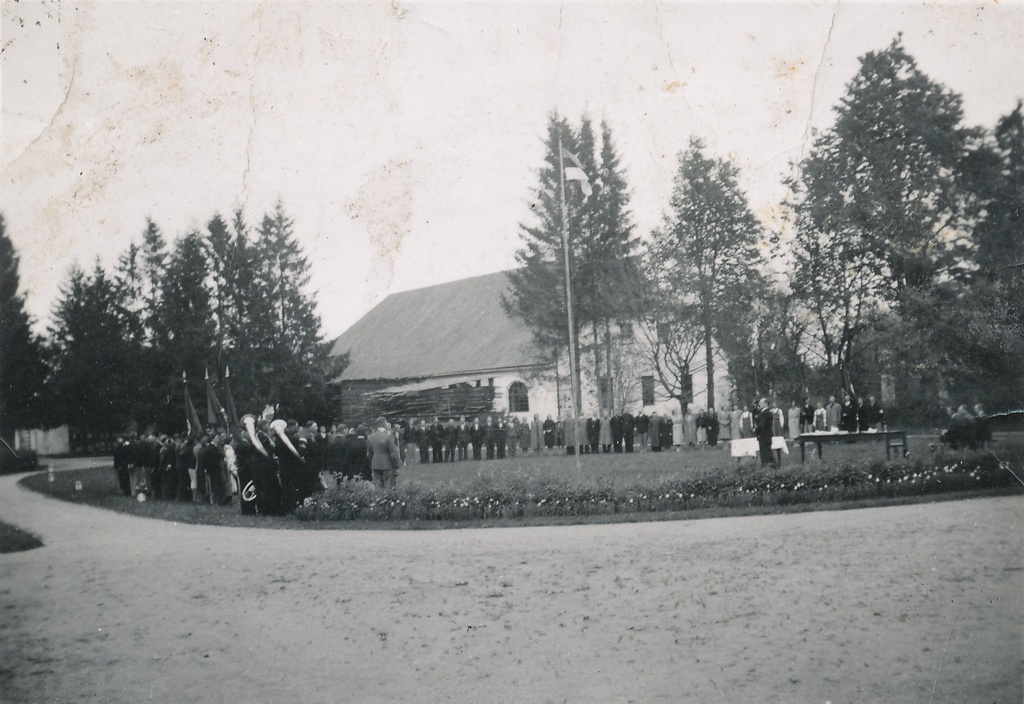 Foto. Lõpuaktus Väimela Põllutöökoolis 1930. nd. a.