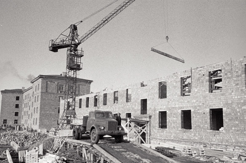 Uute elamute ehitus Narvas Puškini tänaval.