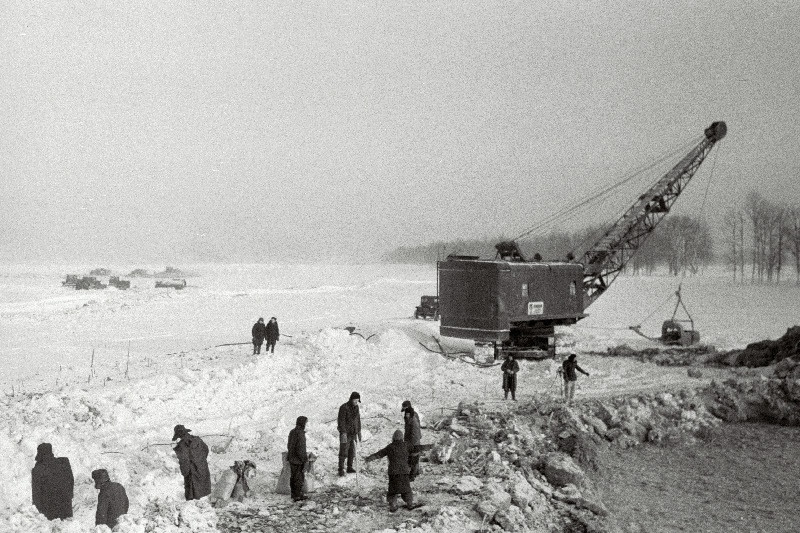 Balti Elektrijaama vee juurdevoolu kanali kaevamine.