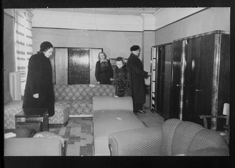 Viljandi Rajooni Tarbijate Kooperatiivi universaalkaupluse mööbliosakond.