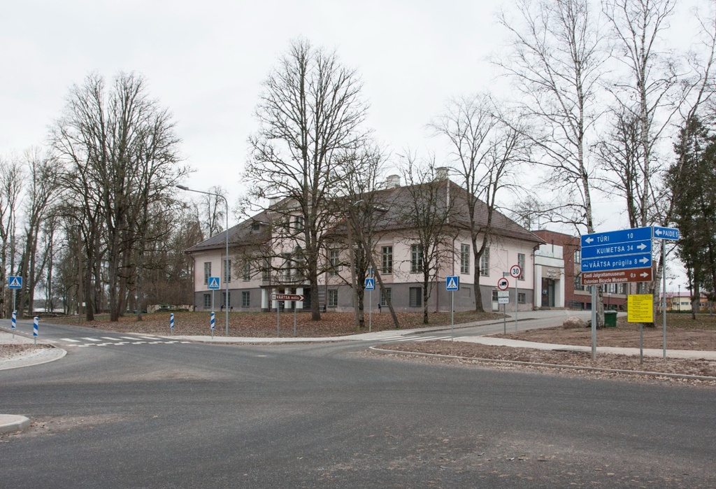 Väätsa algkooli hoone Järvamaal (eestvaade) rephoto