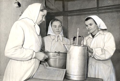 Väimela loomakasvatustehnikumi õpilased praktikal