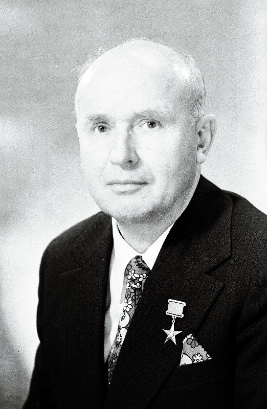 Ilves, Harald - Eesti NSV Ülemnõukogu saadikukandidaat.