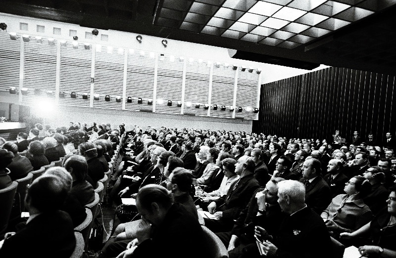 Vaade saali Oktoobrirajooni parteiorganisatsiooni konverentsi ajal.