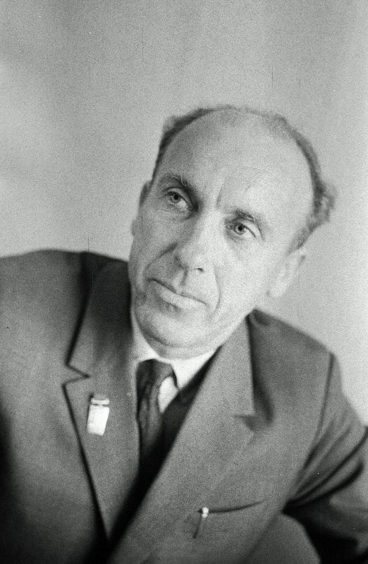 Vammus, Ludvig - Tallinna Majaehituskombinaadi kompleksbrigaadi brigadir.