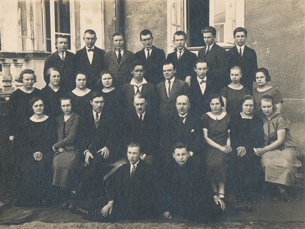 Foto. Väimela Põllutöökooli V lend 1926.a.