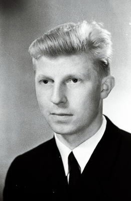 Liivak, Ain - saadikukandidaat NSV Liidu Rahvuste Nõukogu Ropka valimisringkonnas nr 475, Tartu Autode Remondi Katsetehase autolukksepp.  duplicate photo