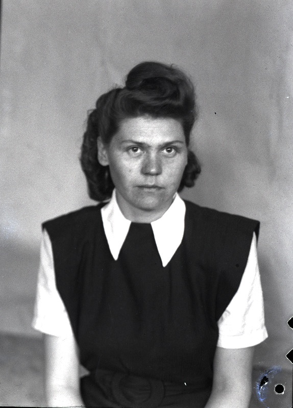 Sinisoo, Hildegard Madise tütar - võrgutehase Püünis eesrindlane.