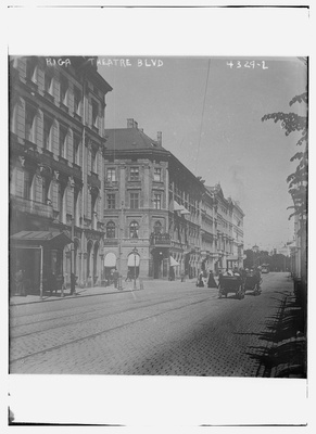 Riga -- Theatre Blvd (LOC)  duplicate photo