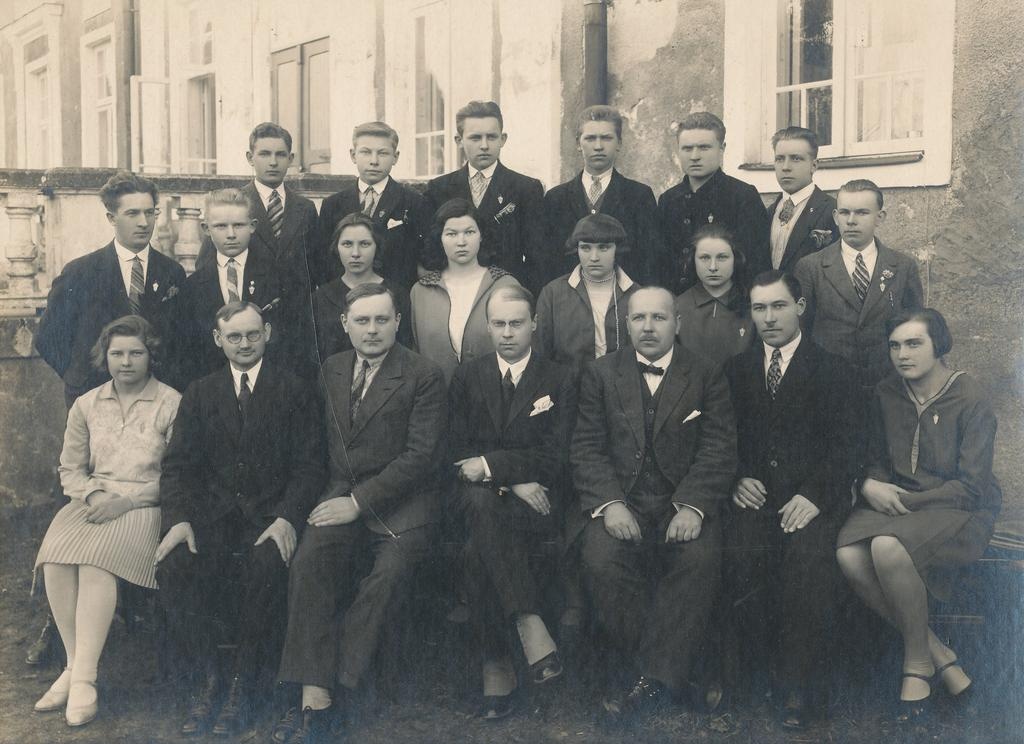 Foto. Väimela Põllutöökooli VIII lend 1929.a.