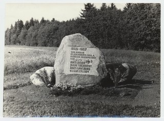 Velise 1905.a. Ohvrite mälestuskivi