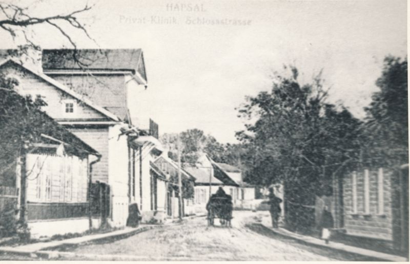 Foto. Erakliinik Lossi tänaval. XIX-XX saj. vahetusel.