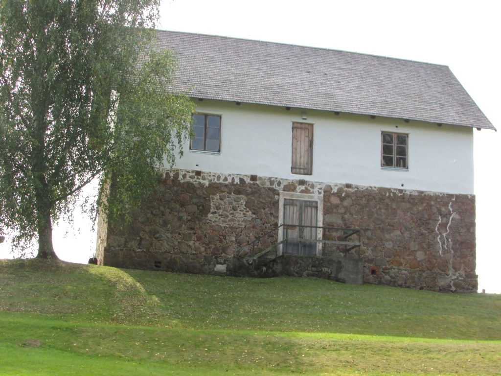 Karilatsi village school building