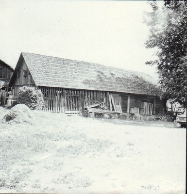 Karilatsi koolimaja kõrvalhooned  duplicate photo